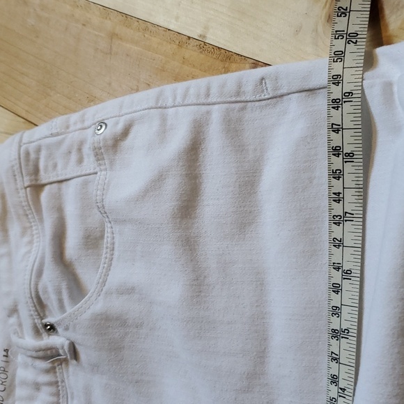 Chico's The So Slimming‎ Girlfriend Crop 1.5 in white. - Picture 11 of 11